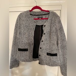 Super comfortable blazer size 14 it’s stretchy